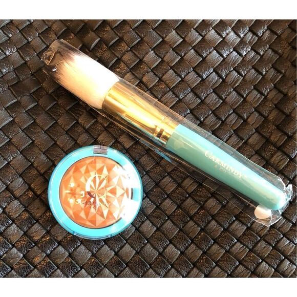 CARMINDY & CO - NWOT - CarmaGlow Bronzer in "Aloha" & Love Struck Brush/Just In! - Picture 9 of 16